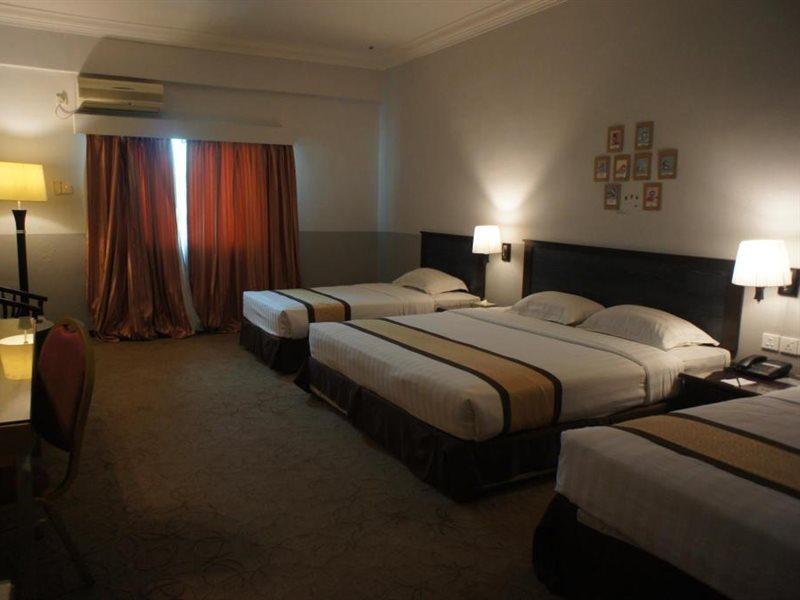 Tyng Garden Hotel Сандакан Экстерьер фото