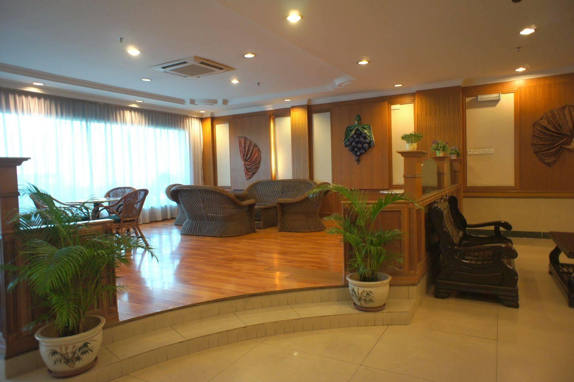Tyng Garden Hotel Сандакан Экстерьер фото