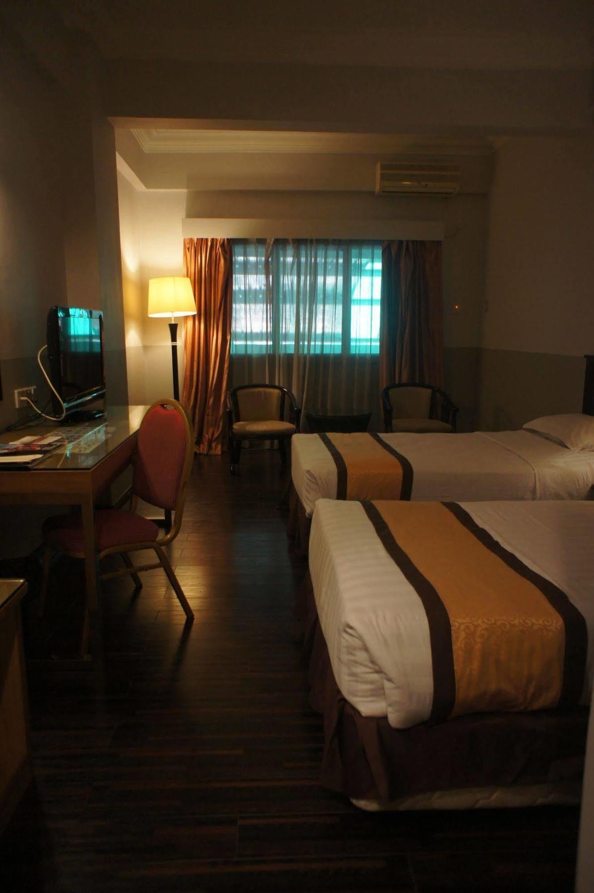 Tyng Garden Hotel Сандакан Экстерьер фото