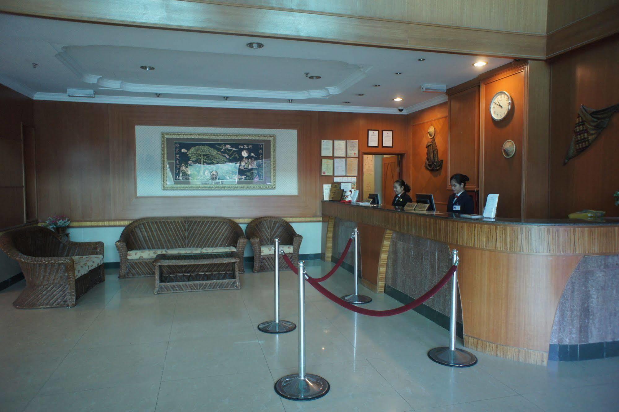 Tyng Garden Hotel Сандакан Экстерьер фото