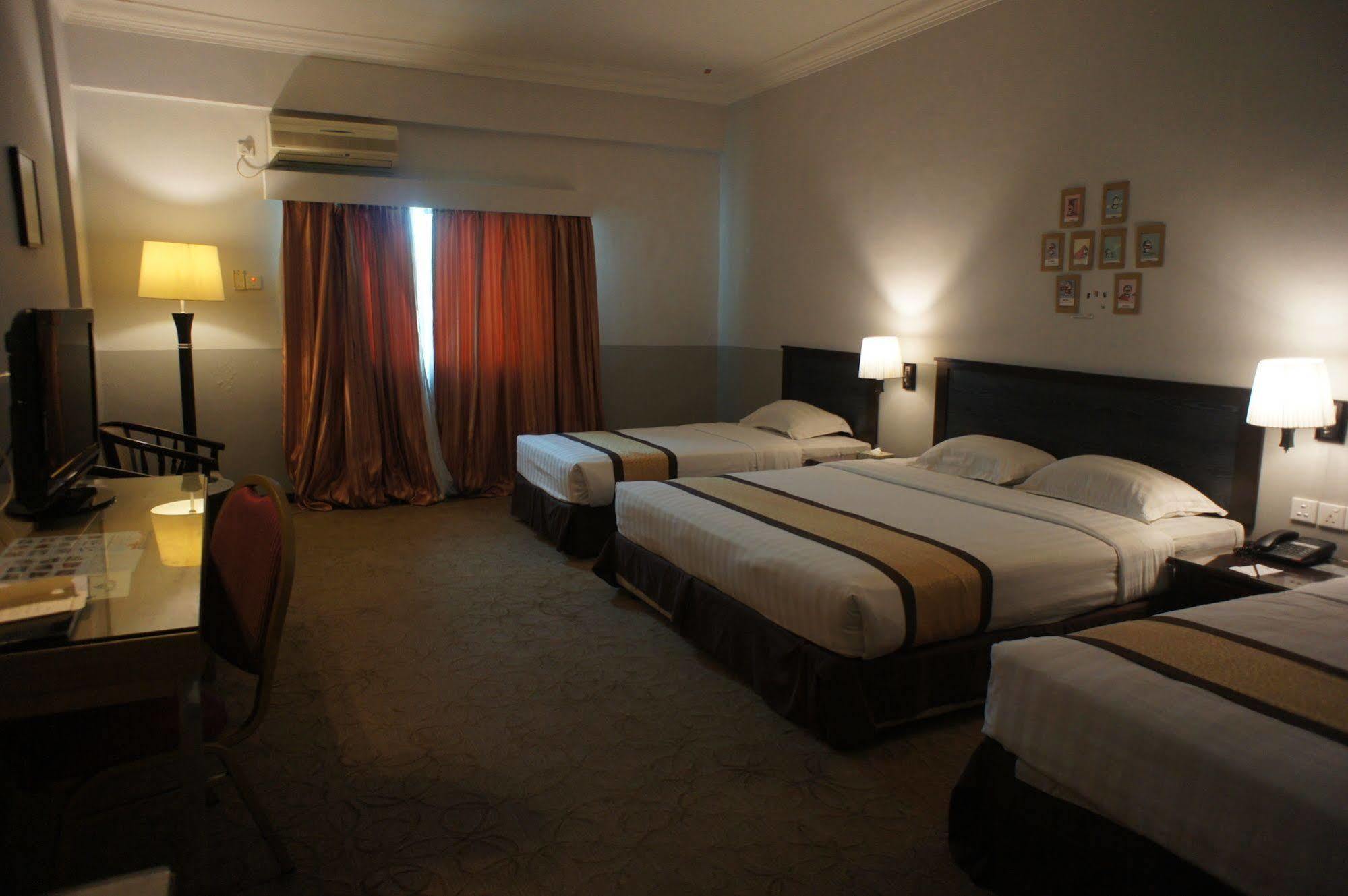 Tyng Garden Hotel Сандакан Экстерьер фото