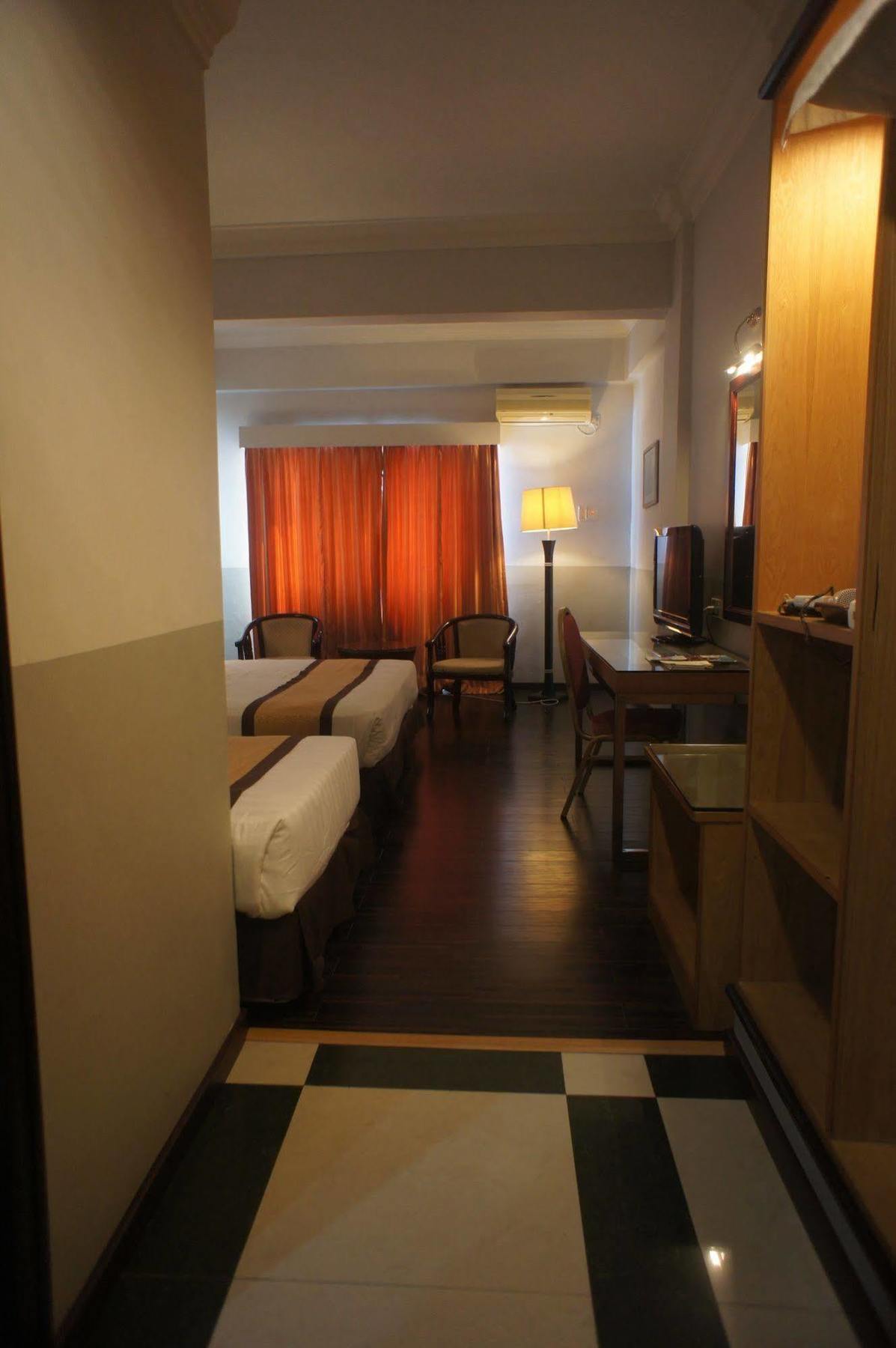 Tyng Garden Hotel Сандакан Экстерьер фото