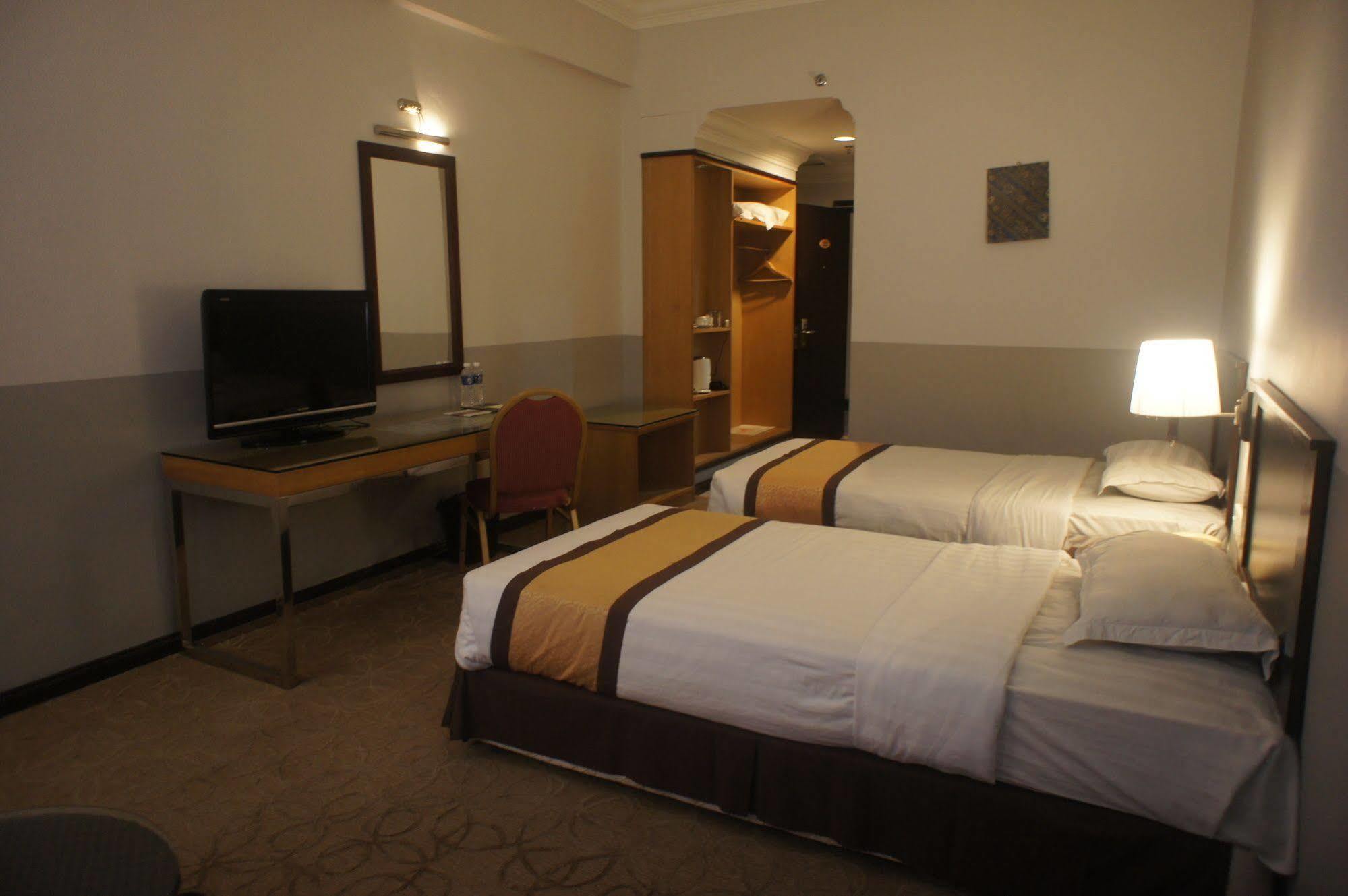 Tyng Garden Hotel Сандакан Экстерьер фото
