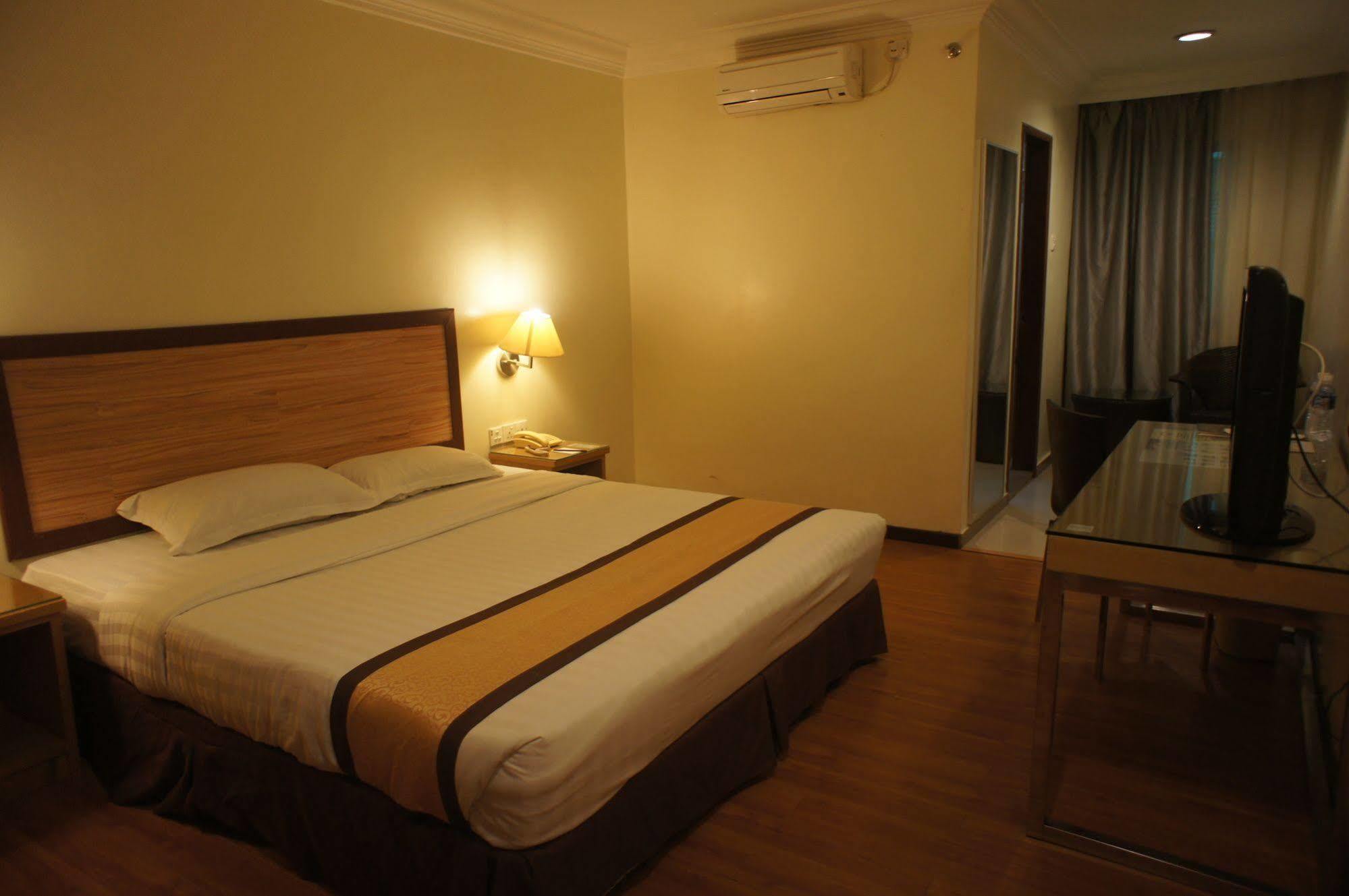 Tyng Garden Hotel Сандакан Экстерьер фото