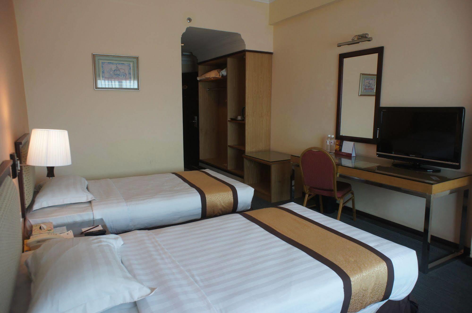 Tyng Garden Hotel Сандакан Экстерьер фото